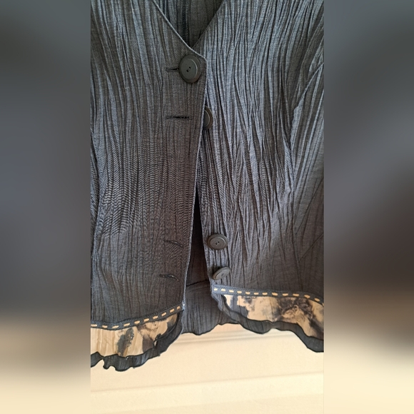 Elegant Blue Blazer with Ruffle Details - Picture 5 of 5